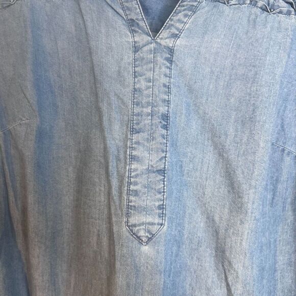 Bandolino Denim Vneck Cotton Blend Beaded Textured Shoulder Size Small Chambray - Picture 9 of 11